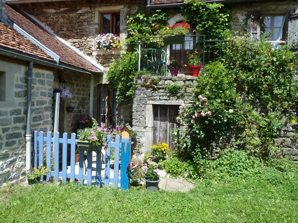 La Maison Du Gue Ecutigny Exterior photo